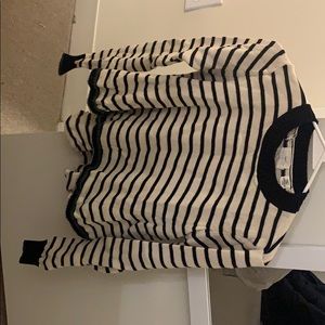 Sweater with stripes and dark green highlight